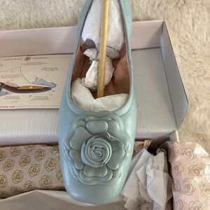 NIB Taryn Rose waterproof slipper sz 8.5M